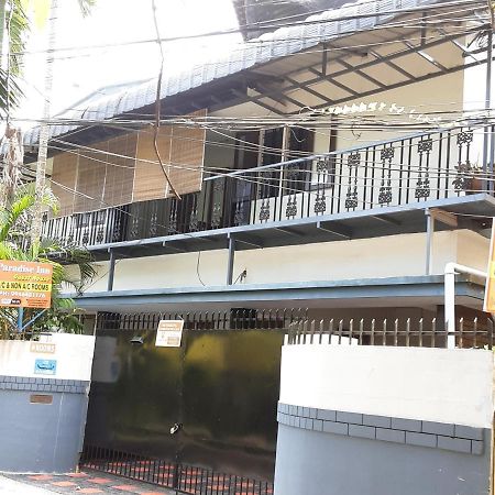 Paradise Inn Guest House Alappuzha Esterno foto