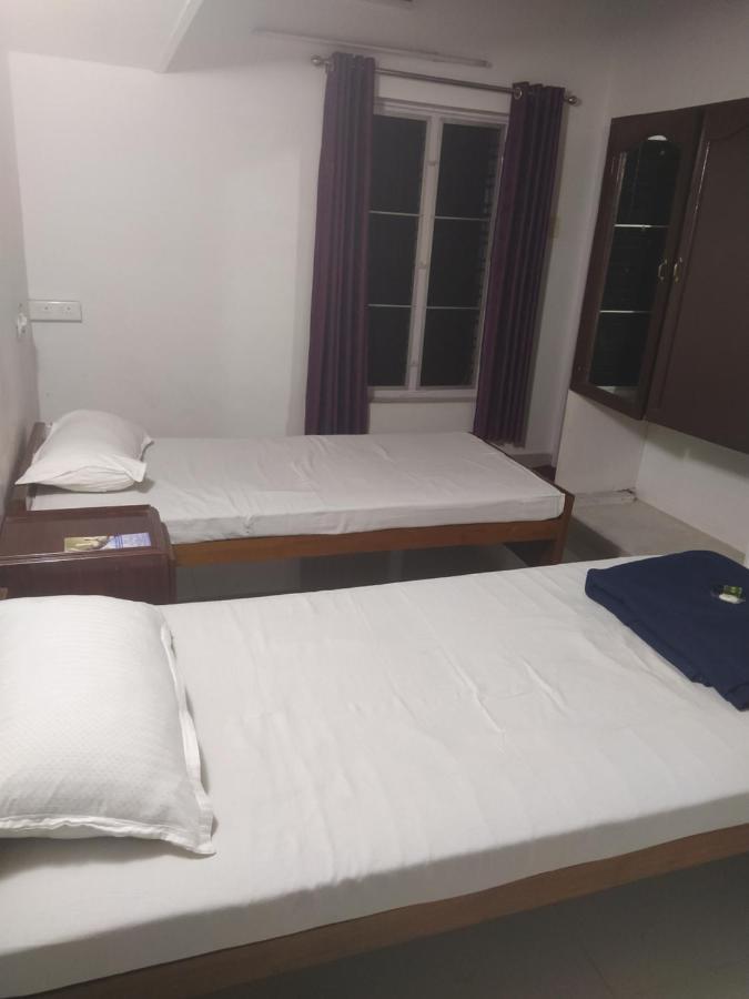 Paradise Inn Guest House Alappuzha Esterno foto