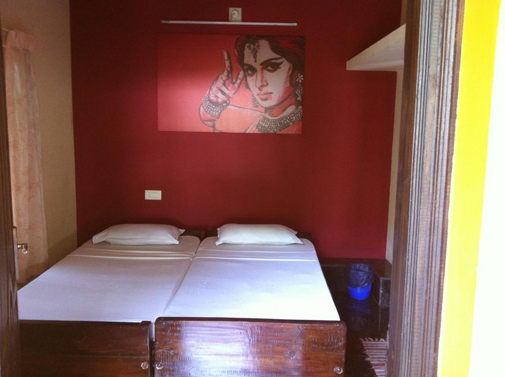 Paradise Inn Guest House Alappuzha Esterno foto